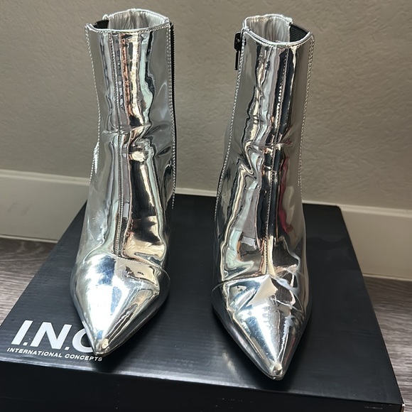 I.N.C Pointed Toe Chrome / Silver Booties - 8.5 - Picture 2 of 4